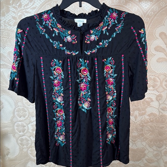 Sundance Black Floral Embroidered Blouse – Size S - Picture 1 of 5